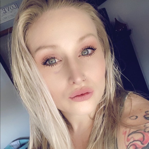 Meet your Posher, Bridget - Picture 1 of 1